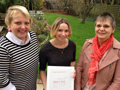 Freuen sich über die neue Übersetzungshilfe (von links): Ute Küstermann, Katharina Reimer und Dagmar Wietheger-Claes