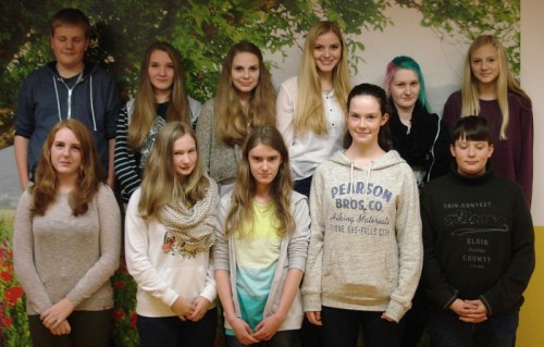 Haben sich bereits erfolgreich ausbilden lassen: Jesko, Fabienne, Jana, Anna, Michelle, Elisa (hinten von links), Sarah, Jeanette, Nele, Emilie, Hannes (vorne von links).