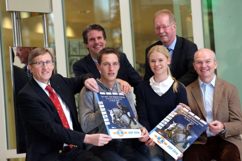  Auf dem Foto sehen Sie v.l.n.r: Dr. Kaspar Funke (ESCON-Marketing GmbH), Oliver Schulze Brüning (1. Vorsitzender Reiterverband Münster e.V.), Hendrik Dowe (int. Springreiter), Annabel Frenzen (int. Dressurreiterin), Berthold Steghaus (LVM Versicherung Münster), Hubertus Schmidt (int. Dressurreiter)