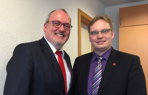 Die SPD-Familienpolitiker Ernst-Wilhelm Rahe und Dennis Maelzer (r.) wollen mehr Geld für Kitas