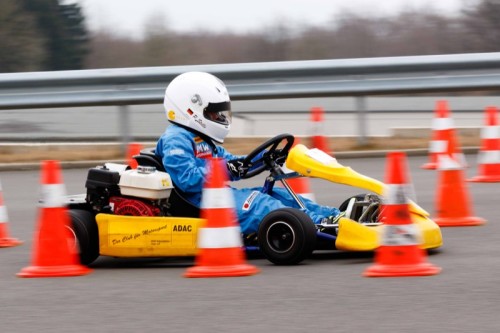 Das Foto zeigt Phil Stille vom AC Lemgo, der sich den Sieg in Klasse 3 sicherte.