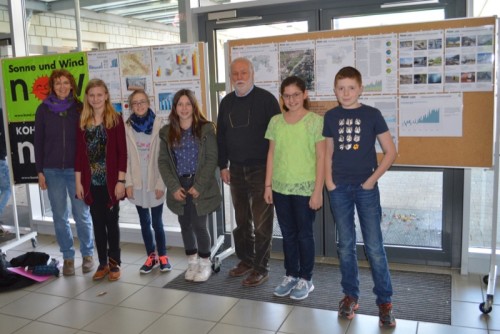 BUND Lippe - Christiane Türke und Willi Hennebrüder mit Schülern der Gesamtschule