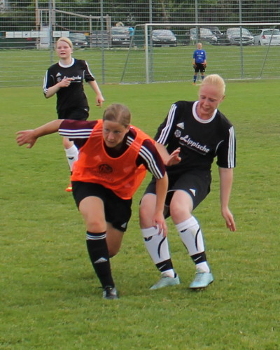 Sehr gefordert durch die starke Upsprunger Offensive: FC-Außenverteidigerin Sarah Einhorn