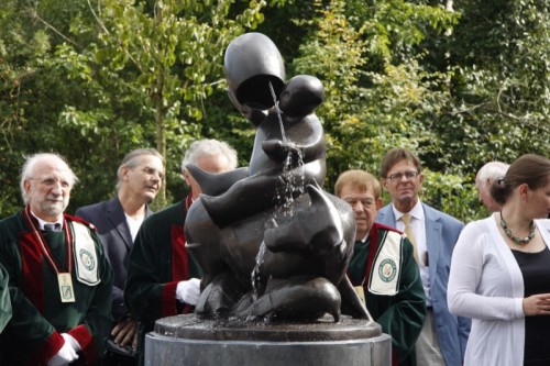 Auf dem Foto sehen Sie das Detmolder „Borrelmanneke“ auf dem Hasselter Platz. Das Original steht in Hasselt.