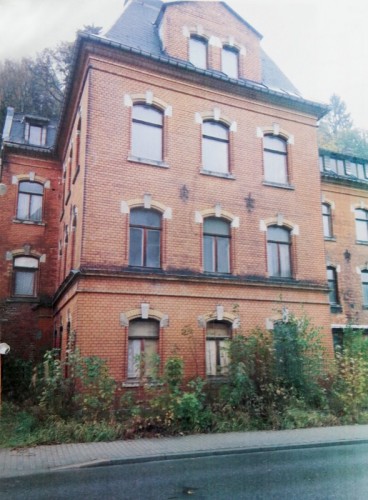 Die „Heistermann-Villa“ in Klingental (Sachsen) ist im Jahr 2011 als Erbschaft in den Besitz des Landes NRW übergegangen. Sie wird von der Bezirksregierung Detmold verwaltet. 