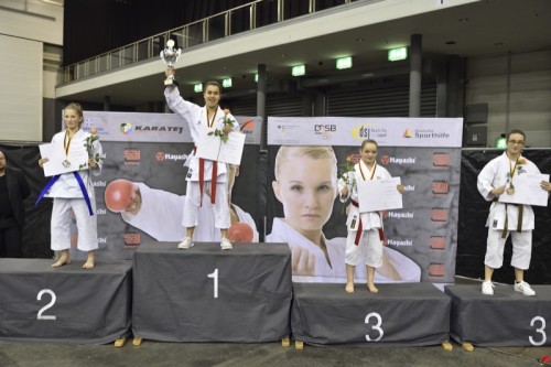 Siegerehrung Kata Jugend (v.l.): Jessie Naujoks, Andreina Knoke, Lara Weinhold und Hanna Bremerich.