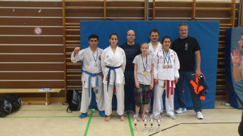 DSC_0421.jpg zeigt das gesamte Lemgoer Team (v.l.) Maxim Arutunyan, Miriam Wall, Dennis Dreimann, Angelina Krüger, Simon Cepin, Andreina Knoke und Stefan Krause.