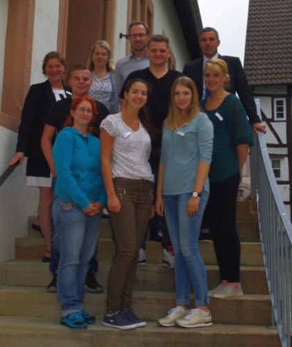 Reihe: Rebecca Czerwonka, Lisa-Marie Krüger, Alicia Hoppe, 2. Reihe: Dorian Tölke, Patrick Stehle, Valerie Scherzer und 3. Reihe: Marion Dinand, Susanne Weishaupt, Jörg Malzahn und Dirk Tolkemitt