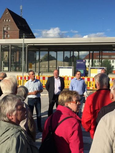 Das Foto zeigt von links nach rechts: Technischen Beigeordneten Thorsten Paulussen, Heinrich Zertik (MdB) und den Vorsitzenden der Ortsunion Frederik Topp