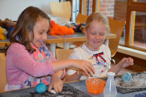 Spaß mit Filz: Nur einer der zahlreichen Workshops im Ziegeleimuseum Lage. Foto: LWL