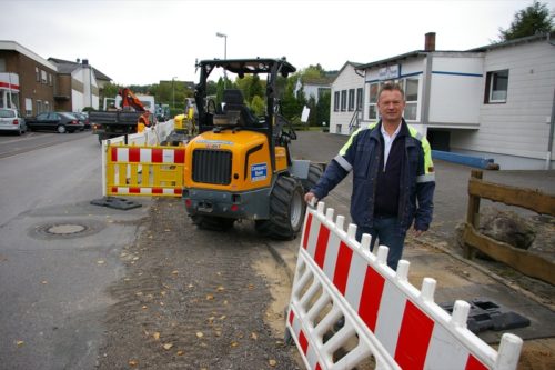 Netzmeister Peter Schultz an der Baustelle in der Hansastraße