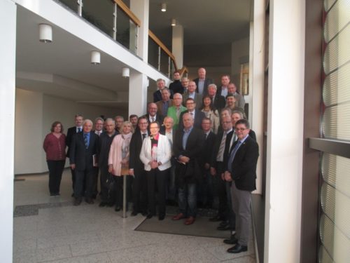 Die Delegierten des Volksbundes Deutsche Kriegsgräberfürsorge Bezirksverband Ostwestfalen-Lippe beim Vertretertag in Detmold.