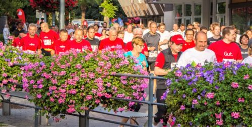 Bürgermeister Bee  läuft selbst mit