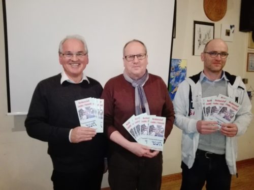 Foto von links: Stellvertretender Vorsitzender Wilfried Waibel, Thomas Schmiedeskamp – Gestalter des neuen Flyers und Vorsitzender Markus Klußmeier. 